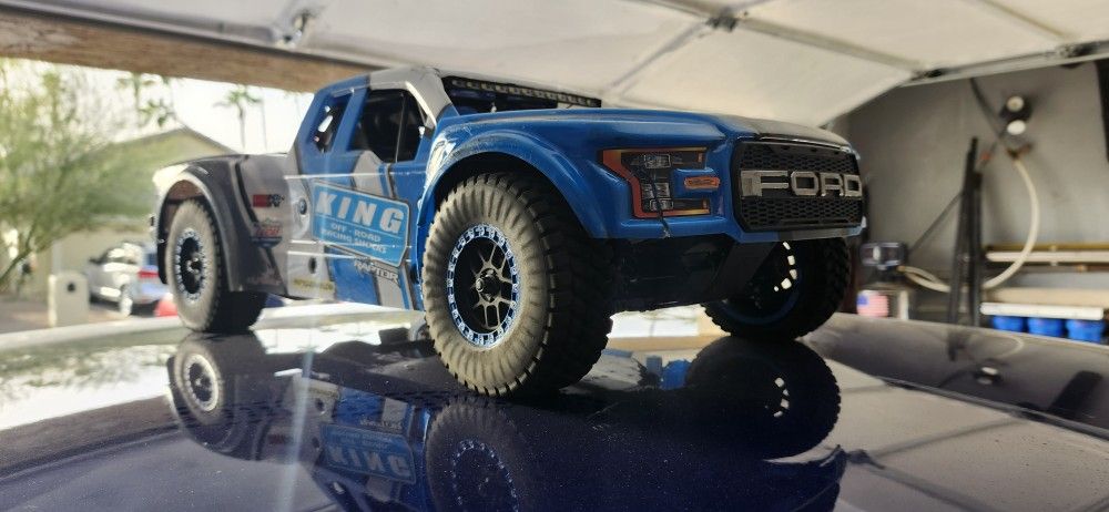 LOSI BAJA REY 1/10TH SCALE 4WD BRUSHLESS