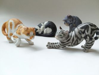 Lot set 4 VTG Ceramic Cat Figurine posing Crafted Kitten Feline Tabby Tuxedo PG