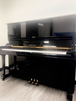 Like new Yamaha U3 Upright Piano Free delivery and tuning