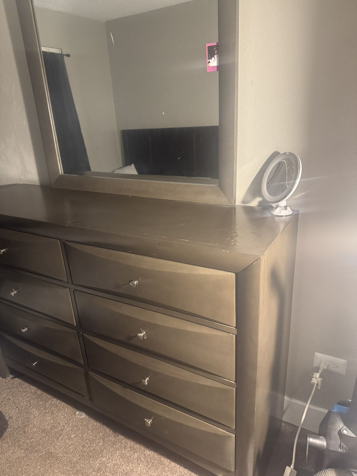 Large Dresser/mirror For Cheap