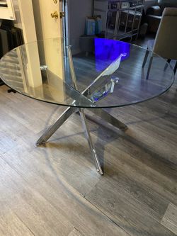 Round glass dinning table