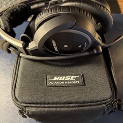 Bose A20 Aviation Headset Bluetooth- Great Condition, GA Plugs And Original Case