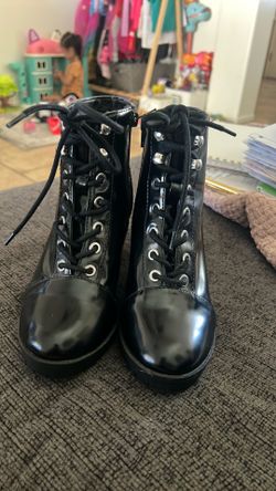 Express boots for women