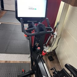 Bowflex - VeloCore Bike (22" Console) Exercise Bike - Black Model: 100963