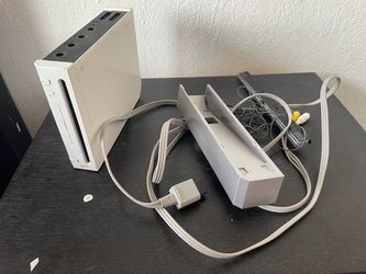 Wii and controllers