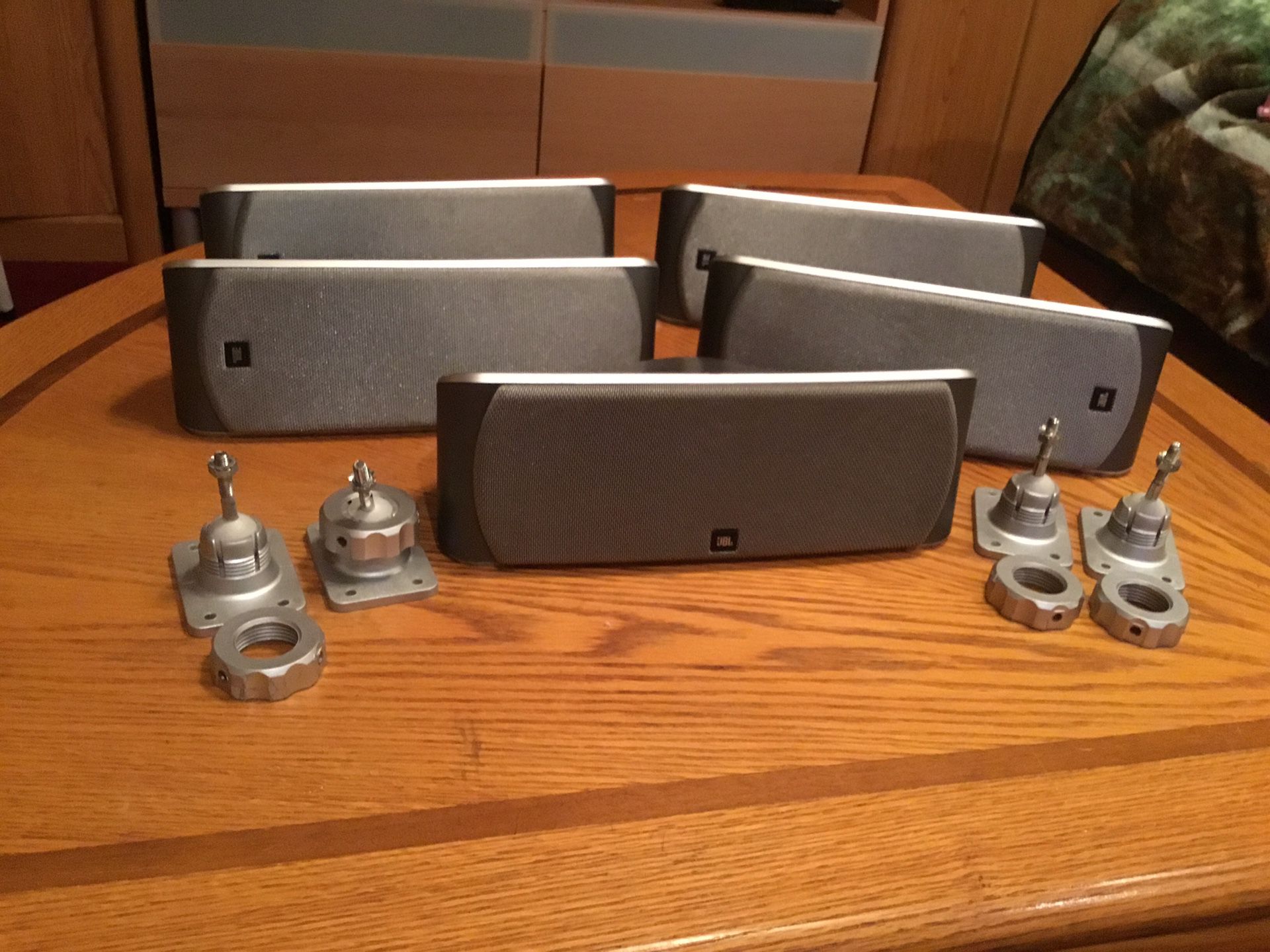 JBL SC300 Surround Sound Set...Look like new!REDUCED TO SELL!