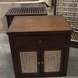 Nightstand With 1 Drawer