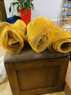 Christmas tree gold mesh