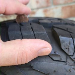 265 65 17 Good Tread 