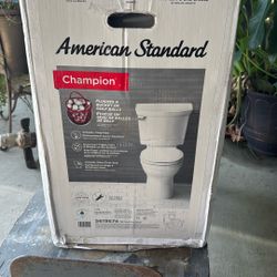 Toilet America Standard 