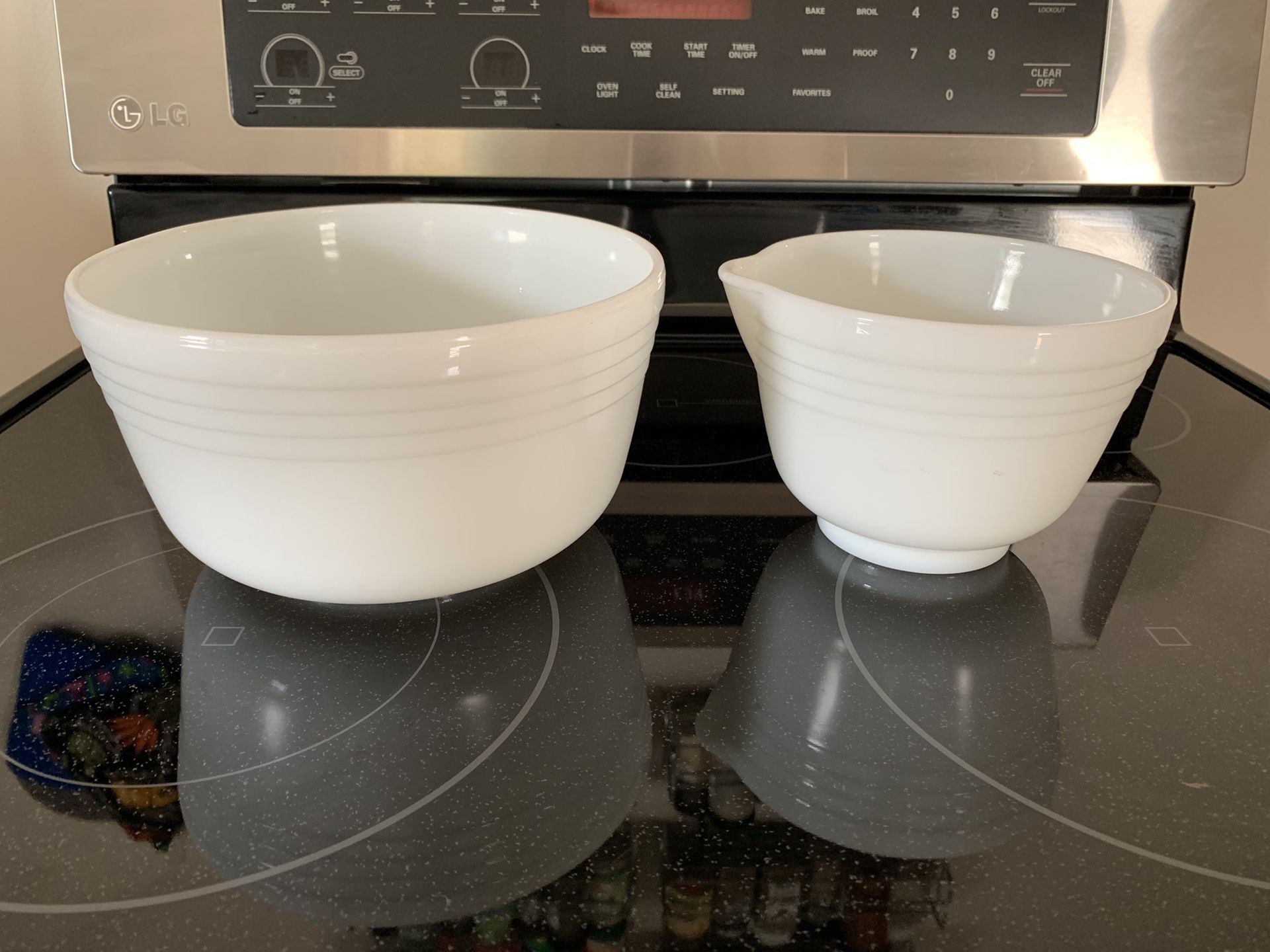 Pyrex Ribbed Milk Glass Set of 2 Mixing Bowls - Hamilton Beach Racine, WI