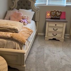 Ashley Bed Room Set . Antique Finish Used For Short Period Like New !