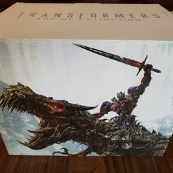 Transformers Age Of Extinction Limited Edition Gift Set With Grimlock And Optimus Prime Collectible Statue (Blu-ray +DVD)