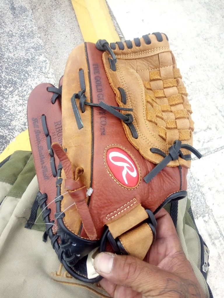 Rawlings Baseball Glove 