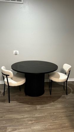 Black Circle Dinning Table
