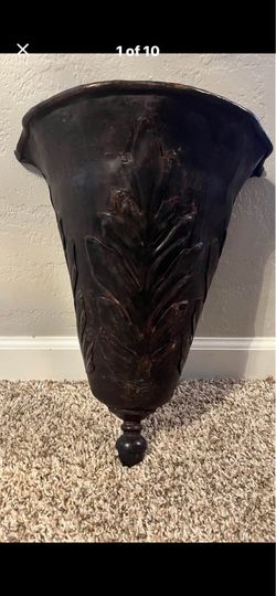 Metal wall pocket vase