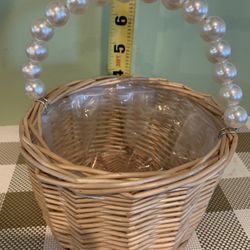 Weaved Basket W/ Faux Pearls handle, Has Plastic Liner, Can Be Used As A Flower Pot, Storage Or Flower Girl In Weddings. Thick Weaved Material.