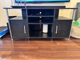 Entertainment center