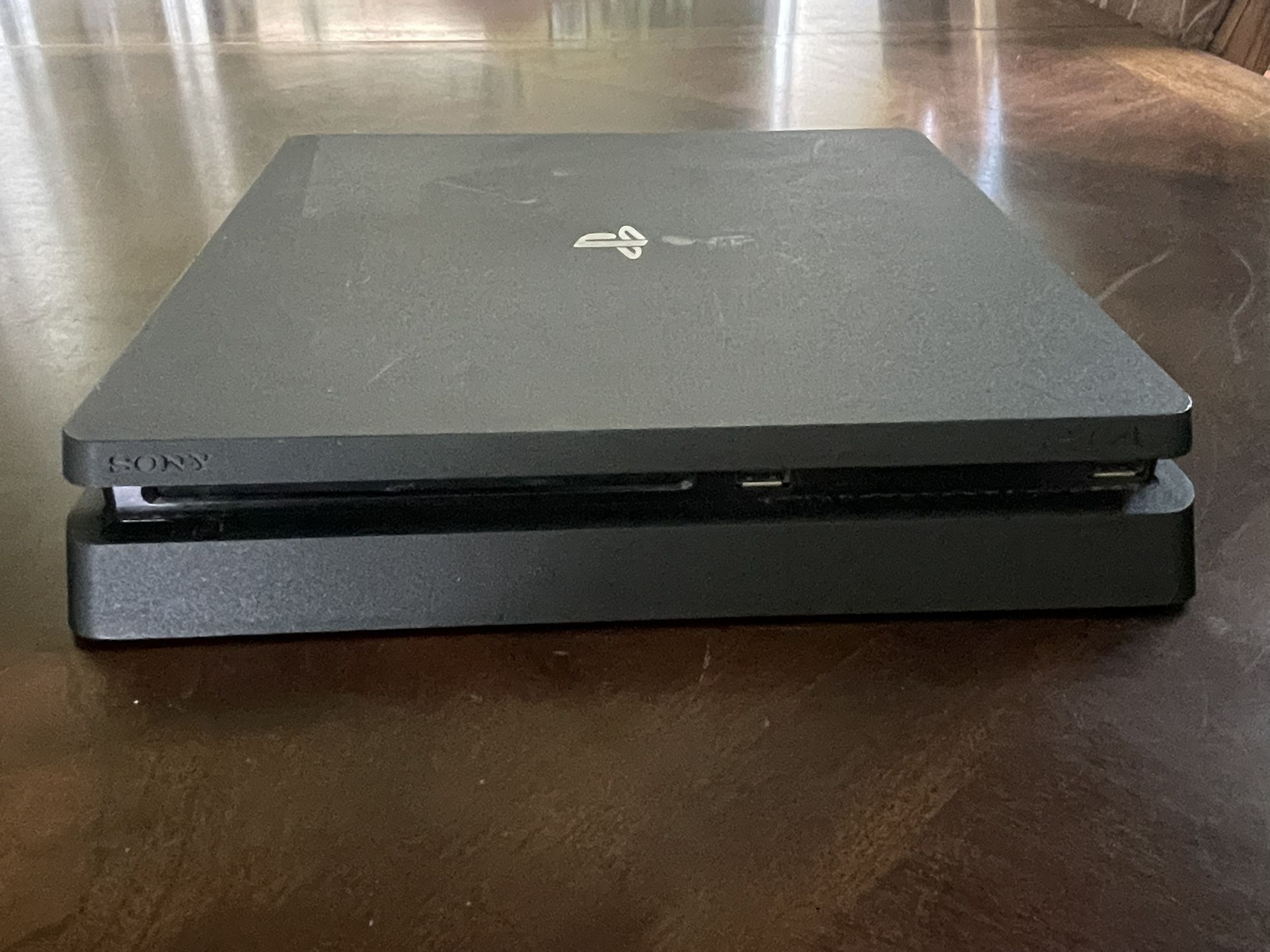 PS4 Comes With 3 Controllers And Crew 2