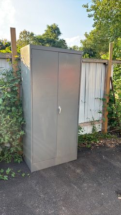 Metal cabinet