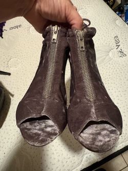 Women’s shoes