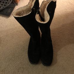 Uggs Womens size 10   Like New Trade