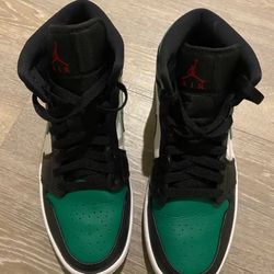 Women 7.5 Mid 1  Jordan sneakers 