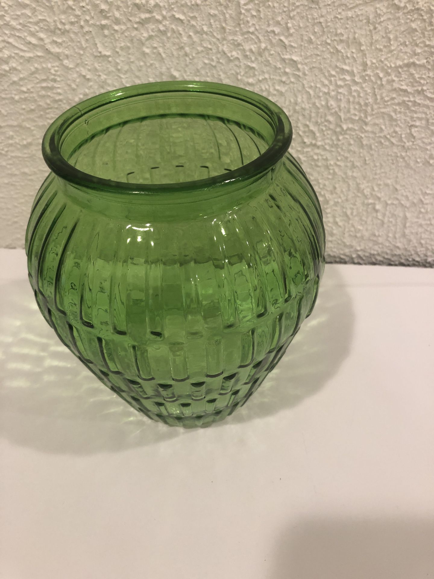 Beautiful Emerald Green Vase 7.50” Height And Opening Of The Mouth Is 4.50” 