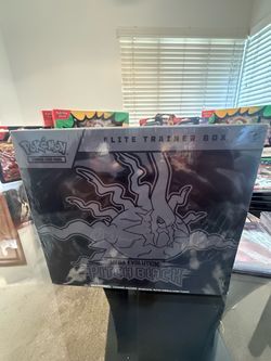 Pokémon TCG Mega Evolution Pitch Black Elite Trainer Box