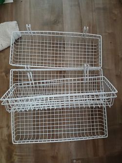 Metal grid baskets with hooks