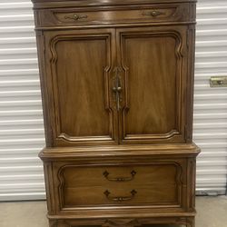 Armoire w/Drawers