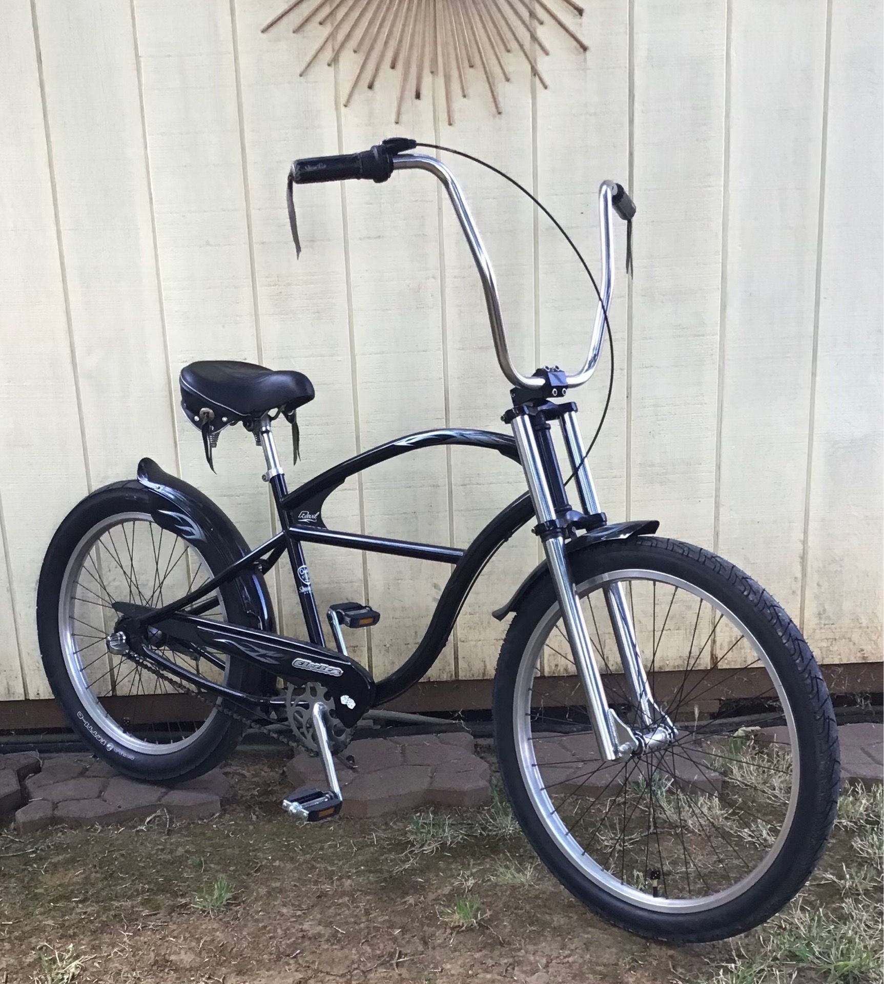 Men’s Electra Revil 3sp. Street Cruiser Bicycle !