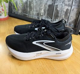 Brooks Glycerin 22 women Black/White Low Top Lace-Up Athletic Sneaker 8.5 D