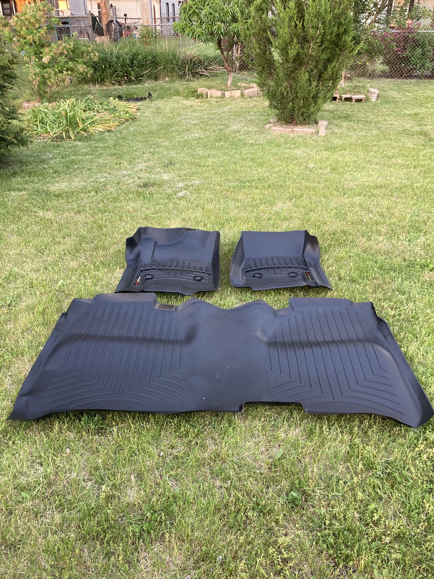 Weather Tech Floor Mats In Excellent Condition, They’ll Fit: 2014/2019 Chevy Silverado/GMC Sierra 1500,2500,3500 Crew Cab Trucks.