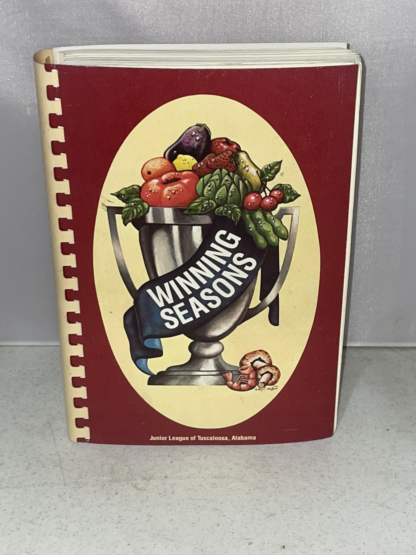Winning Seasons Cookbook - Junior League of Tuscaloosa, Alabama - 1979