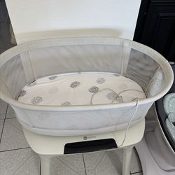 Basinet And Bouncer Chair For Baby  4Moms