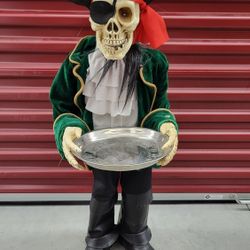 TALKING PIRATE SKELETON 