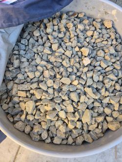 Gravel 3/4 ,,$30 cada uno 100 libras