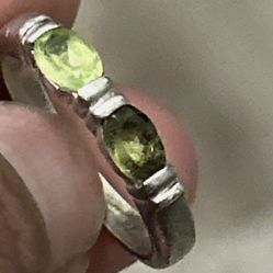 Vtg DESIGNER CI 925 STERLING SILVER 2 OVAL BEZEL SET PERIDOT STONE STACK BAND RING