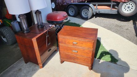 2 small drawers and 2 lamps FREE
