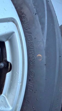 4 gomas/llantas con aros 195/65R15 + tapa extra