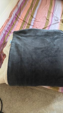 Move out sale fleece blanket queen size