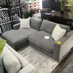 Henredon Essex Hill Sofa Chaise