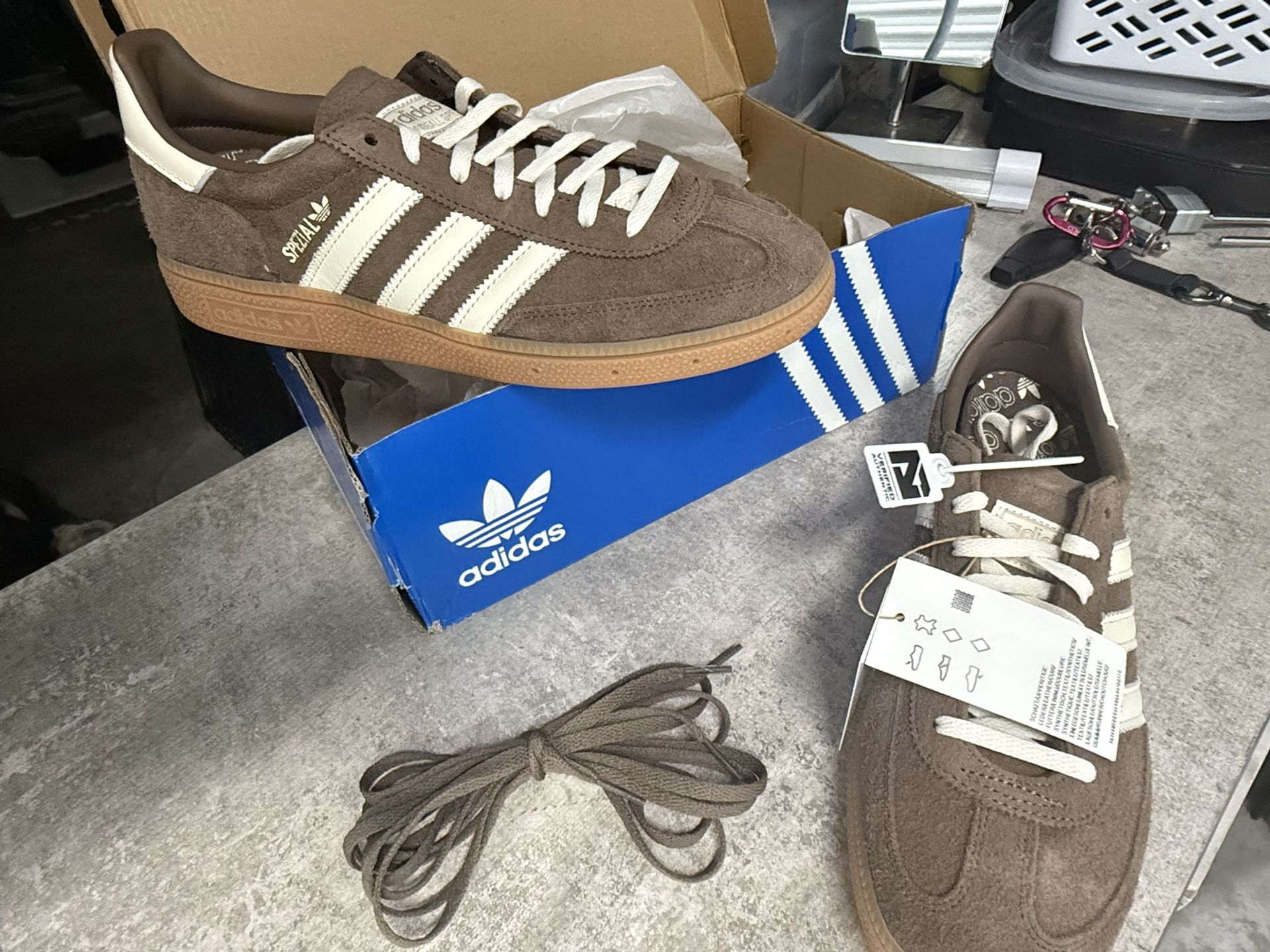 Adidas Handball Spezzios Size 9