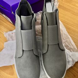 Brand New WearGuard Women's Fashion Sneakers Size 11 Price $40