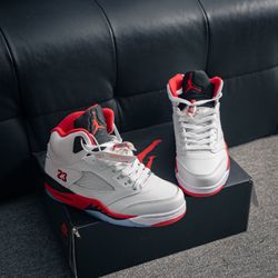 Jordan 5 Retro ”Fire Red Black Tongue