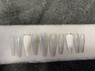 Custom press ons !!