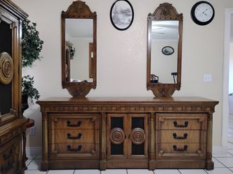 Excellent condition 6 piece Thomasville set