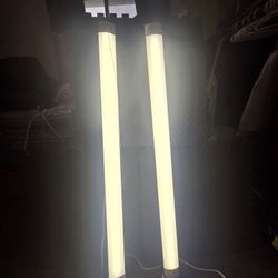 LED Garage, Workshop,  Or Room Bar Lights (2) With REMOTE CONTROL.   About 4 Ft Long Each.    Hablo Español: Luces LEDs Para Garage O Taller O Hogar !