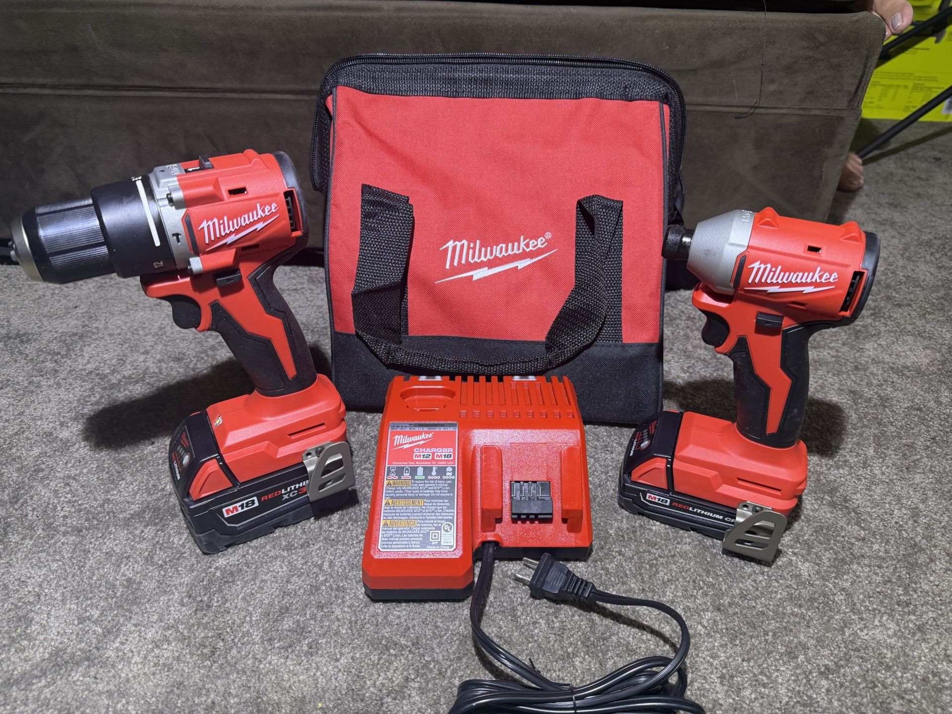 power tool milwaukee hammer drill and impact set